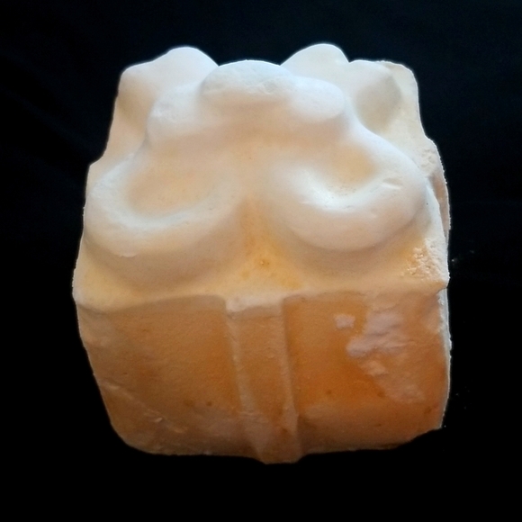 Limited edition Lush Giant Golden Wonder bath bomb